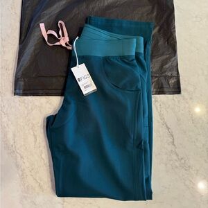 Caribbean Blue Kade - Figs